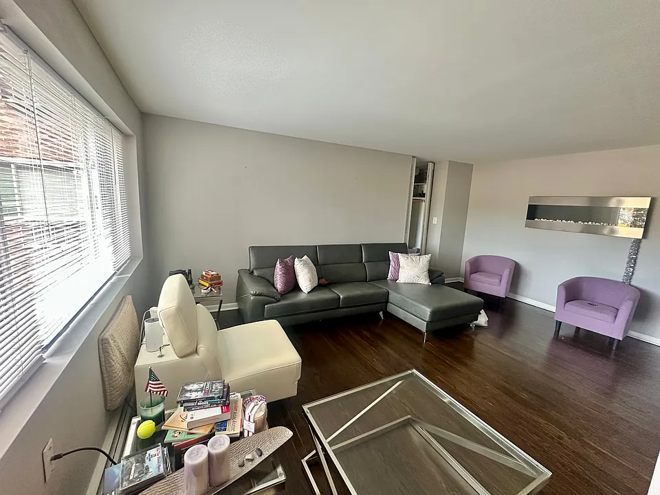 7120 N Sheridan Rd #318