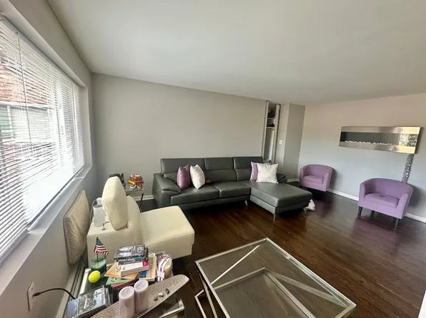 7120 N Sheridan Rd APT 318, Chicago, IL 60626