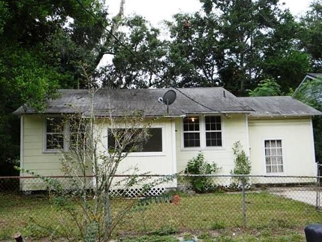 1st image of 9068 Adams Ave