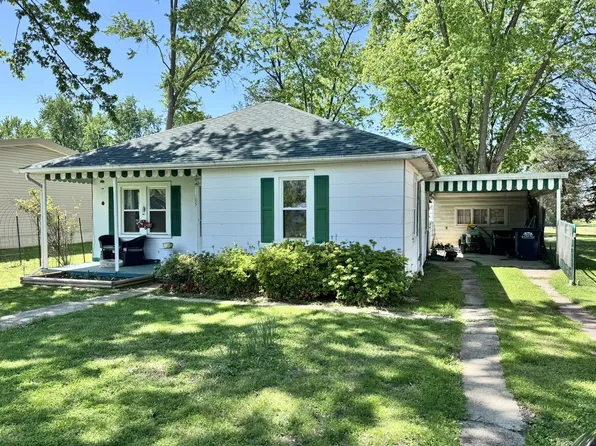 405 Penfield St, Odin, IL 62870