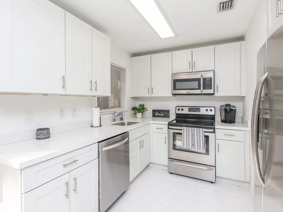 1428 NE 2nd Ave #2