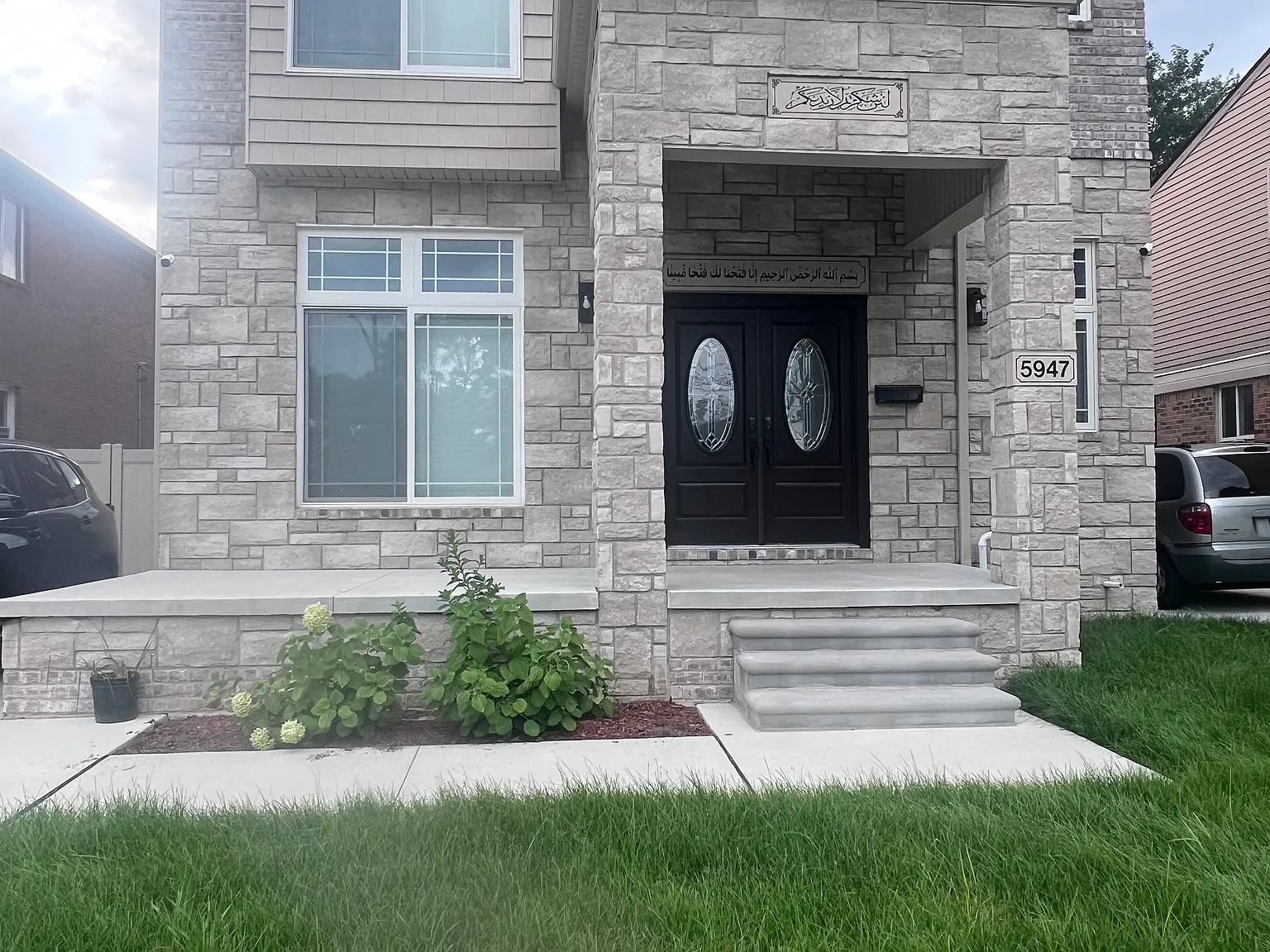 3 bed, 2300 sqft, $6,000 — Photo 1