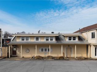 858 Beach Rd, Lakewood, OH 44107