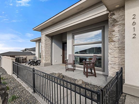 3rd image of 2612 Falcon Ln
