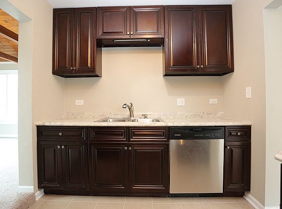 3rd image of 601 W Hammond St