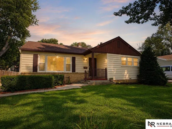 1033 N 76th St, Omaha, NE 68114