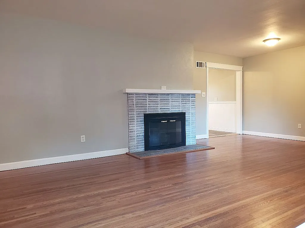 504 E Polk St photo 1