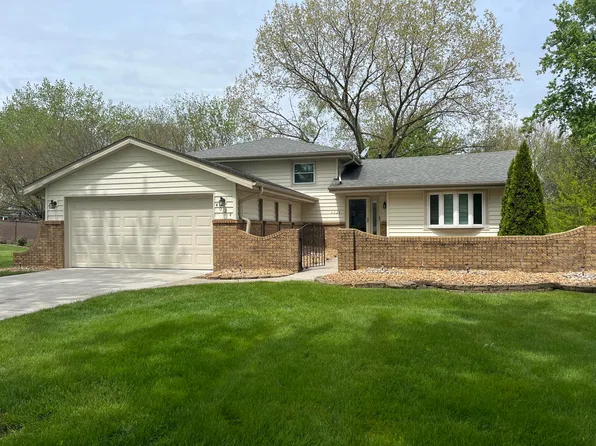 4024 W 75th Pl, Merrillville, IN 46410