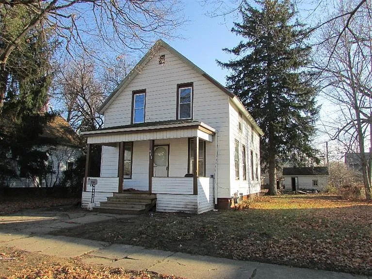 605 East St photo 1