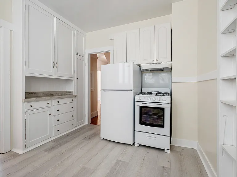 1586 Chestnut St — Photo 7