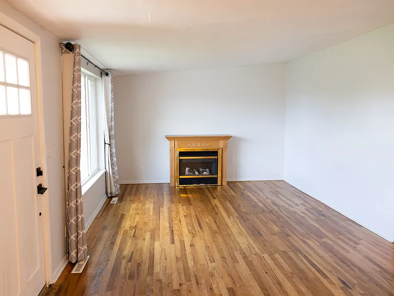 1316 Kent Cir — Photo 7