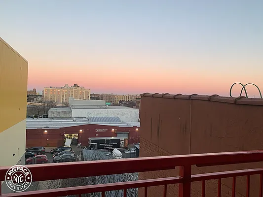 Rented by MySpaceNYC | media 9