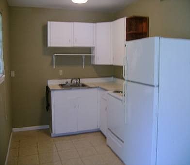 2nd image of 15310 Bellaire Ave APT A