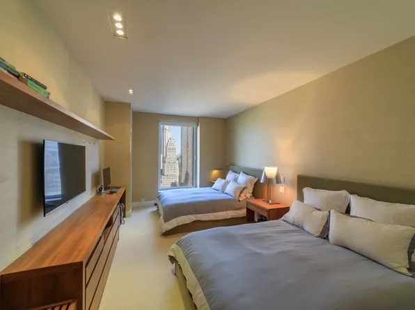 106 Central Park South image 7 of 10