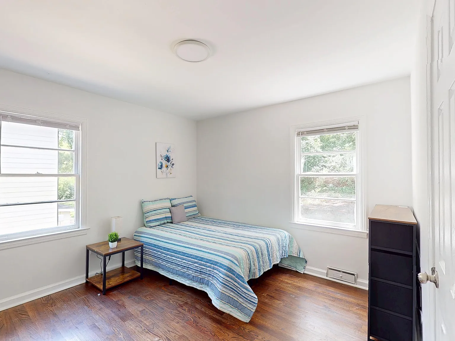 3 bed, 1.0 bath, 1500 sqft, $763 — Photo 2