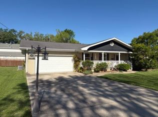 1 Jill Rd, Fairfield, IL 62837