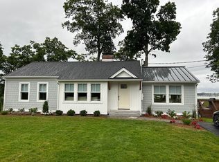 37 Fenway Rd, Branford, CT 06405