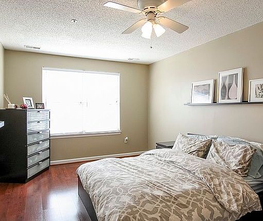 5th image of 10001 Vanderbilt Cir APT 11-2