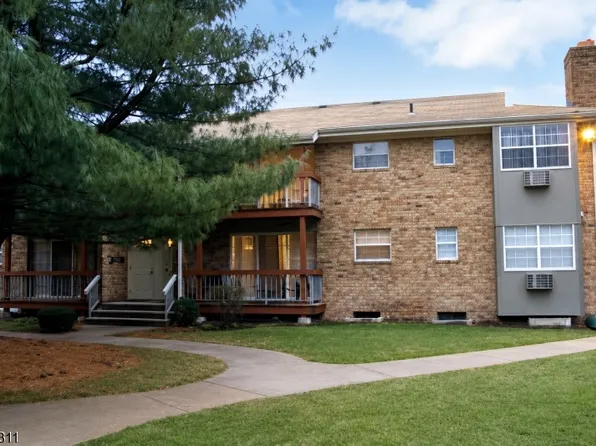 38 Deanna Dr BLDG 38 #105, Hillsborough Twp., NJ 08844