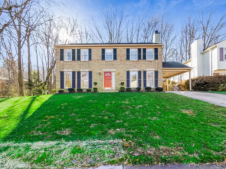 17020 Briardale Rd — Photo 1