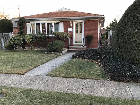3rd image of 142 Ogorman Ave