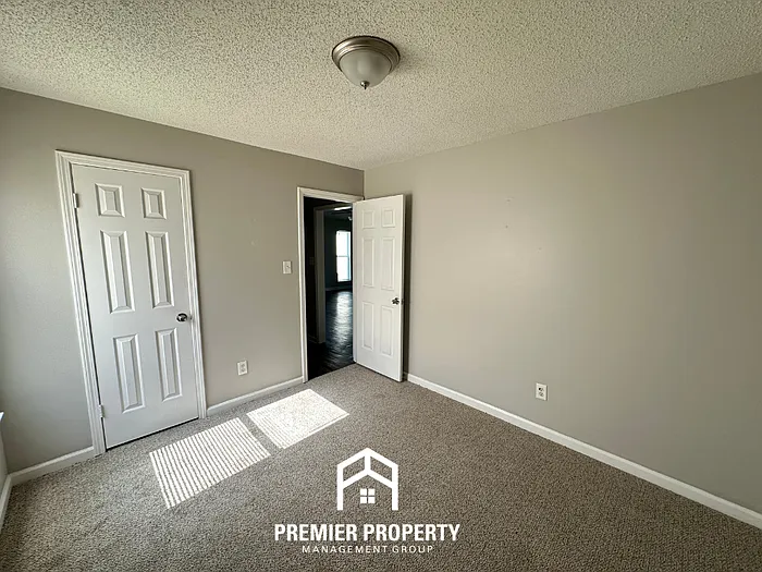 6600 Elkgate Dr — Photo 13