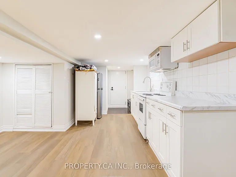 242 Emerson Ave #BASEMENT — Photo 19