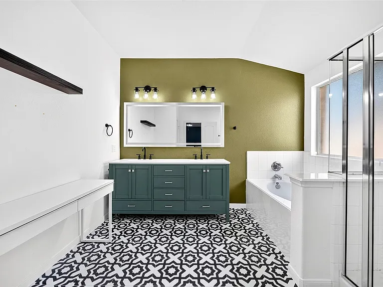 18211 Doral Rock Ct — Photo 33