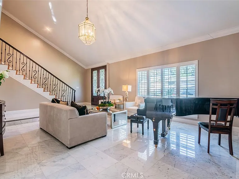 27061 Esward Dr — Photo 4