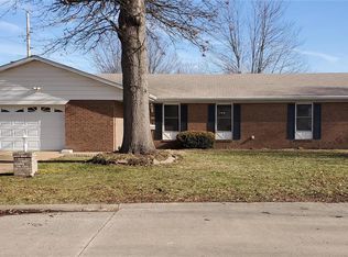 230 Winthrop Dr, Shiloh, IL 62221