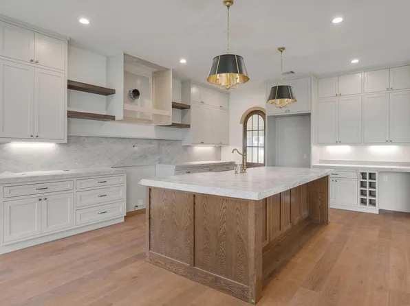 1726 Saxon Dr, Houston, TX 77018