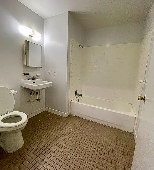 890 N 41st St #A — Photo 11