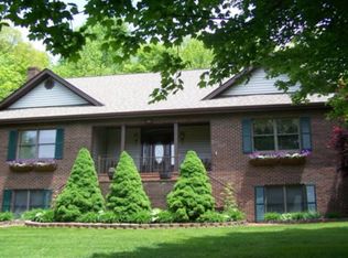 131 Candle St, West Jefferson, NC 28694