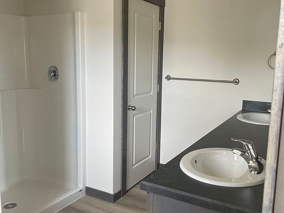 4th image of 2938 W Babcock St #B