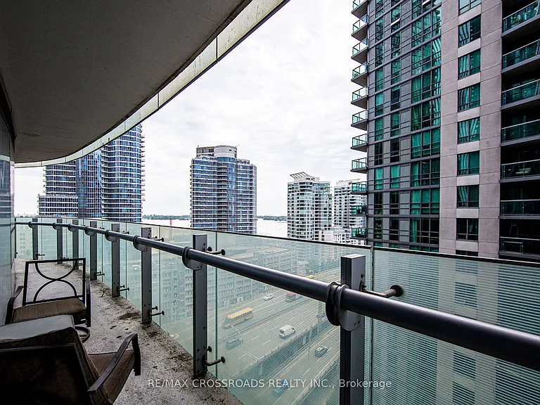 12 York St #1104 — Photo 5