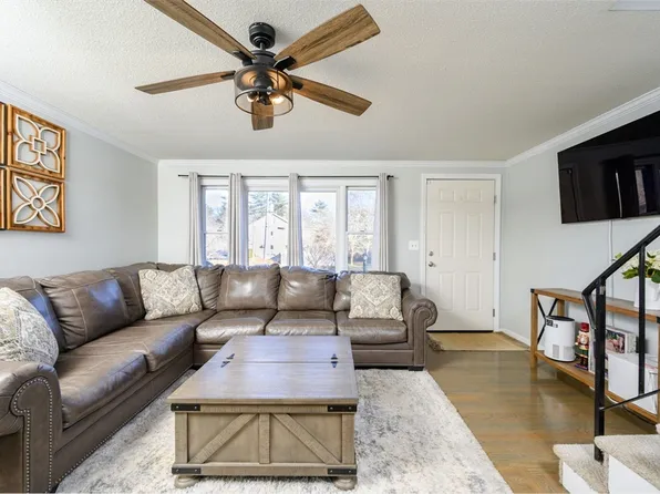 29 Douglas Dr Unit 29, East Bridgewater, MA 02333