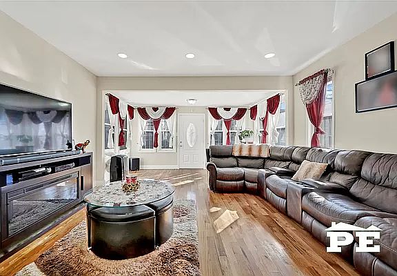 5th image of 104-20 188th St