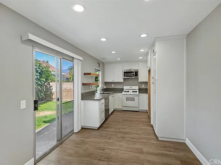 28045 Blandings — Photo 13