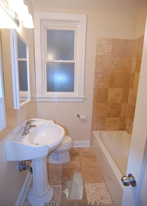 1st image of 2234 W Roscoe St #1023