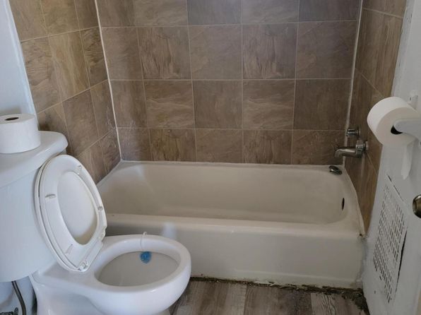 albuquerque-new-mexico-447359645 picture