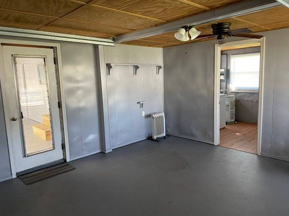 4th image of 1610 Dolphin Dr