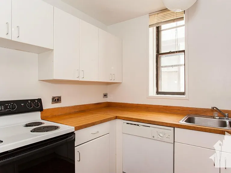 604 W Surf St #3 — Photo 9