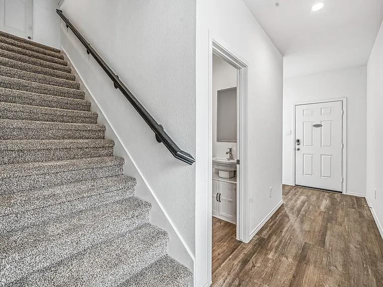 24122 Juniper Heights Dr — Photo 6