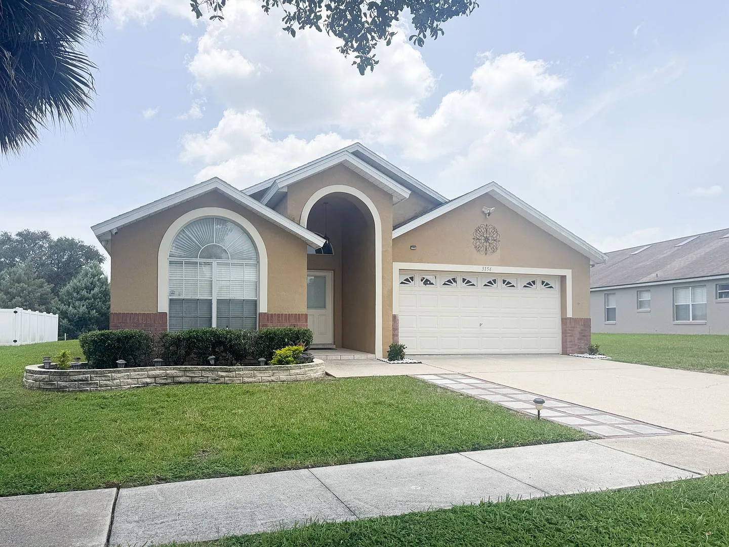 5 bedroom 4 bathroom pool home in Orange Tree community — Photo 3