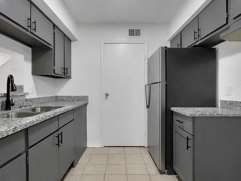 12610 Ashford Meadow Dr #4 — Photo 2