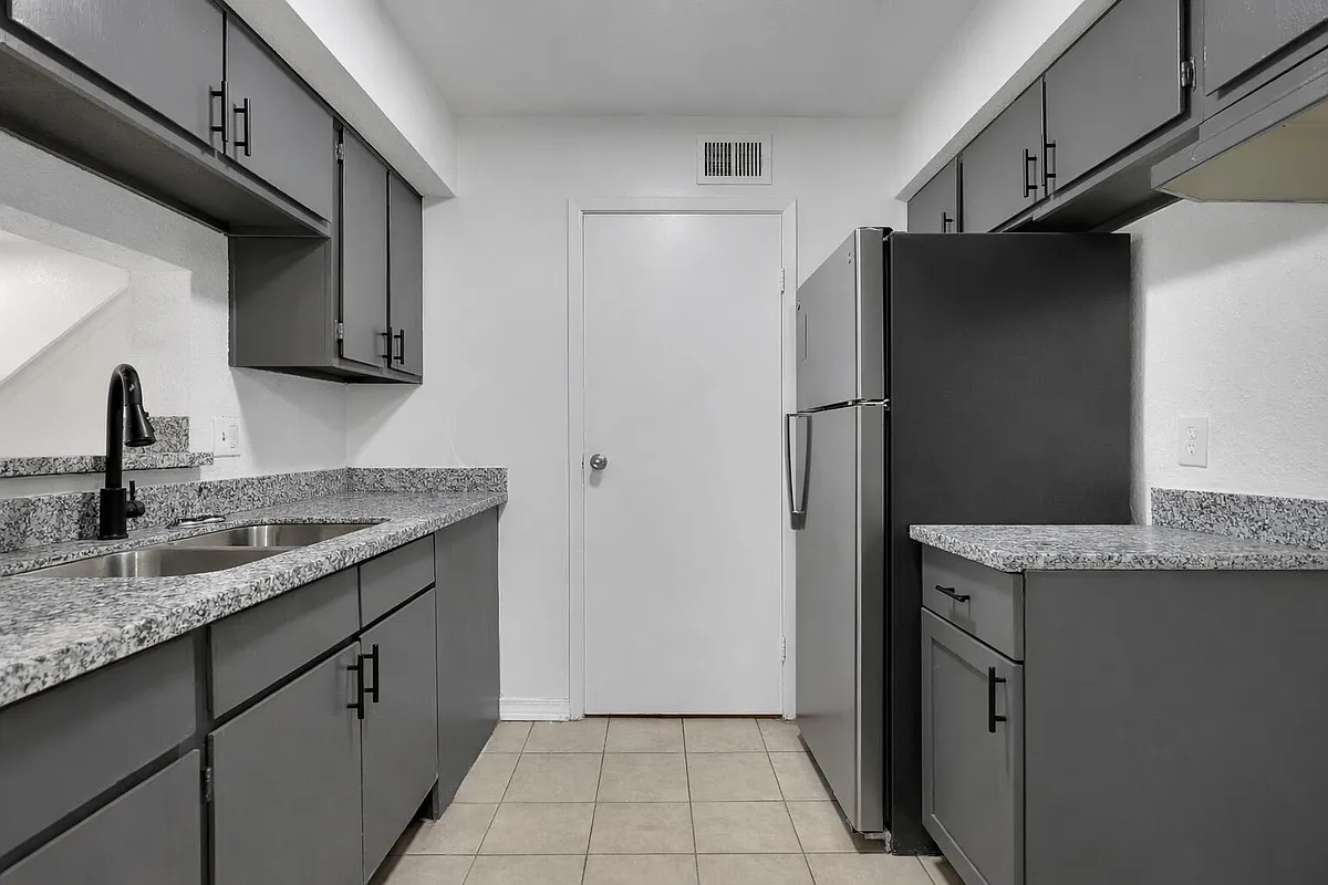 Building Photo - 12610 Ashford Meadow Dr #4