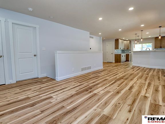 3rd image of 7210 Platte Ave