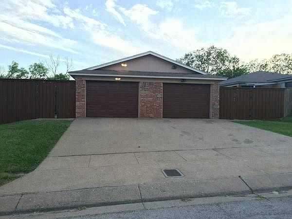 1st image of 10245 Maverick Dr