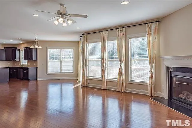 726 Weavers Ridge Dr — Photo 4