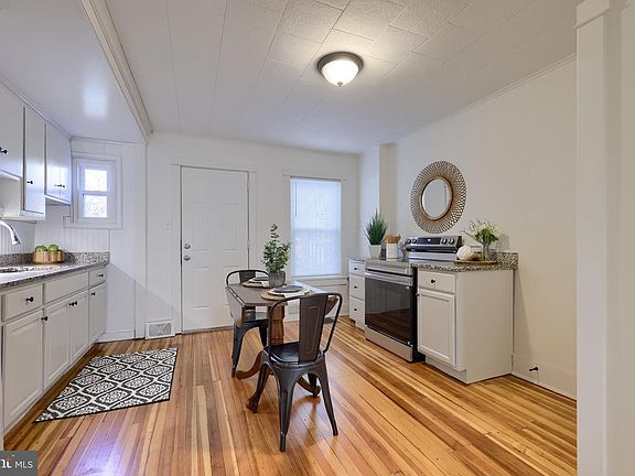 3rd image of 661 Lehigh Ave